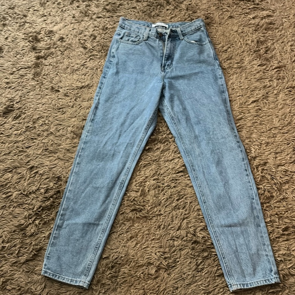 Women’s Jean waist size: 26. Brand: The Creasa Denim Collection.